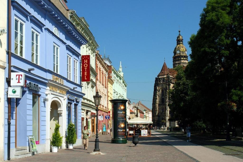 Ar Golden House Hotel